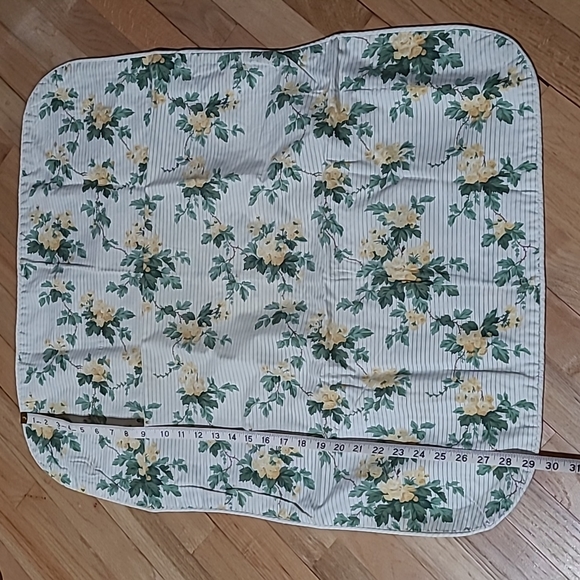 BED RUFFLE & SHAMS - Picture 4 of 4